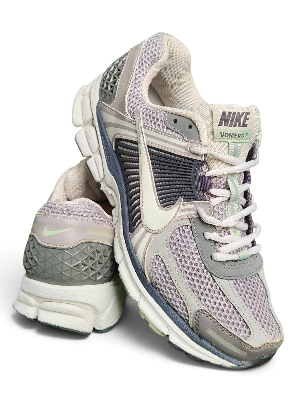Nike Zoom Vomero 5 Athletic Retro Cushioned Sneakers Shoes Unisex Men 8 Women 9
